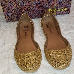Girls sparkly gold jelly shoes